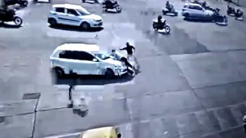 Viral Video: ದಂಡದಿಂದ ಪಾರಾಗಲು ಟ್ರಾಫಿಕ್ ಪೊಲೀಸ್ಗೆ ಕಾರಿನಲ್ಲಿ ಡಿಕ್ಕಿ ಹೊಡೆದು, 4 ಕಿ.ಮೀ ಎಳೆದುಕೊಂಡು ಹೋದ ಚಾಲಕ