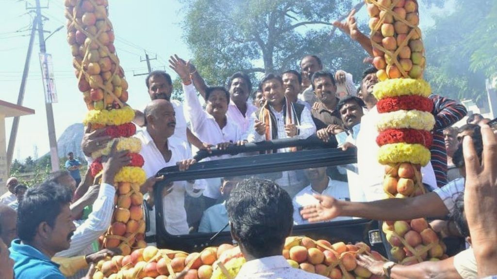 Health Minister Dr K Sudhakar promises 22 thousand free sites yettina hole water to be released shortly in Chikkaballapur