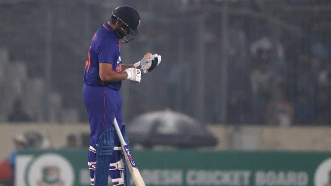 IND vs BAN: ರೋಹಿತ್ ಎಡವಟ್ಟು; ಭಾರತದ ಸೋಲಿಗೆ ಕಾರಣವಾಯ್ತು ಅದೊಂದು ಓವರ್..! IND vs BAN: ರೋಹಿತ್ ಎಡವಟ್ಟು; ಭಾರತದ ಸೋಲಿಗೆ ಕಾರಣವಾಯ್ತು ಅದೊಂದು ಓವರ್..!