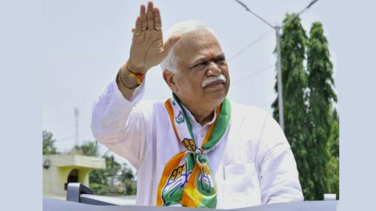 RV Deshpande: 2022ನೇ ಸಾಲಿನ ಅತ್ಯುತ್ತಮ ಶಾಸಕ ಪ್ರಶಸ್ತಿ ಘೋಷಣೆ -ಹಿರಿಯ ಶಾಸಕ ಆರ್.ವಿ. ದೇಶಪಾಂಡೆ ಆಯ್ಕೆ RV Deshpande: 2022ನೇ ಸಾಲಿನ ಅತ್ಯುತ್ತಮ ಶಾಸಕ ಪ್ರಶಸ್ತಿ ಘೋಷಣೆ -ಹಿರಿಯ ಶಾಸಕ ಆರ್.ವಿ. ದೇಶಪಾಂಡೆ ಆಯ್ಕೆ