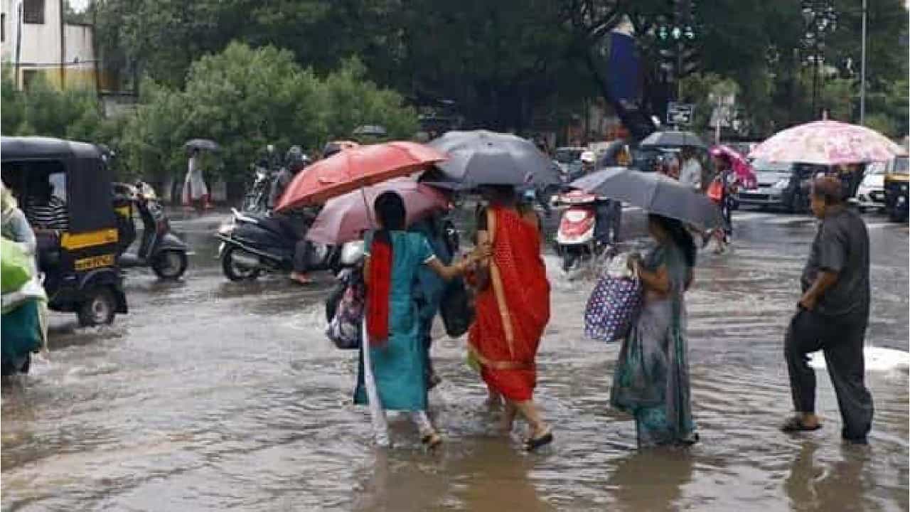 Tamil Nadu Rain: ಕನ್ಯಾಕುಮಾರಿ ಸೇರಿ ತಮಿಳುನಾಡಿನ 4 ಜಿಲ್ಲೆಗಳಲ್ಲಿ ಇಂದು ಗುಡುಗು ಸಹಿತ ಮಳೆ Tamil Nadu Rain: ಕನ್ಯಾಕುಮಾರಿ ಸೇರಿ ತಮಿಳುನಾಡಿನ 4 ಜಿಲ್ಲೆಗಳಲ್ಲಿ ಇಂದು ಗುಡುಗು ಸಹಿತ ಮಳೆ