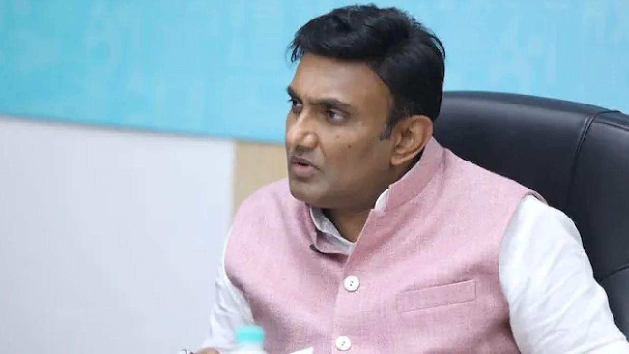 ಕರ್ನಾಟಕದಲ್ಲಿ ಮತ್ತೆ ಕೊರೋನಾ ಭೀತಿ, ಎಸಿ ಹಾಲ್, ಒಳಾಂಗಣ ಪ್ರದೇಶದಲ್ಲಿ ಮಾಸ್ಕ್ ಕಡಾಯ: ಸುಧಾಕರ್ ಕರ್ನಾಟಕದಲ್ಲಿ ಮತ್ತೆ ಕೊರೋನಾ ಭೀತಿ, ಎಸಿ ಹಾಲ್, ಒಳಾಂಗಣ ಪ್ರದೇಶದಲ್ಲಿ ಮಾಸ್ಕ್ ಕಡಾಯ: ಸುಧಾಕರ್
