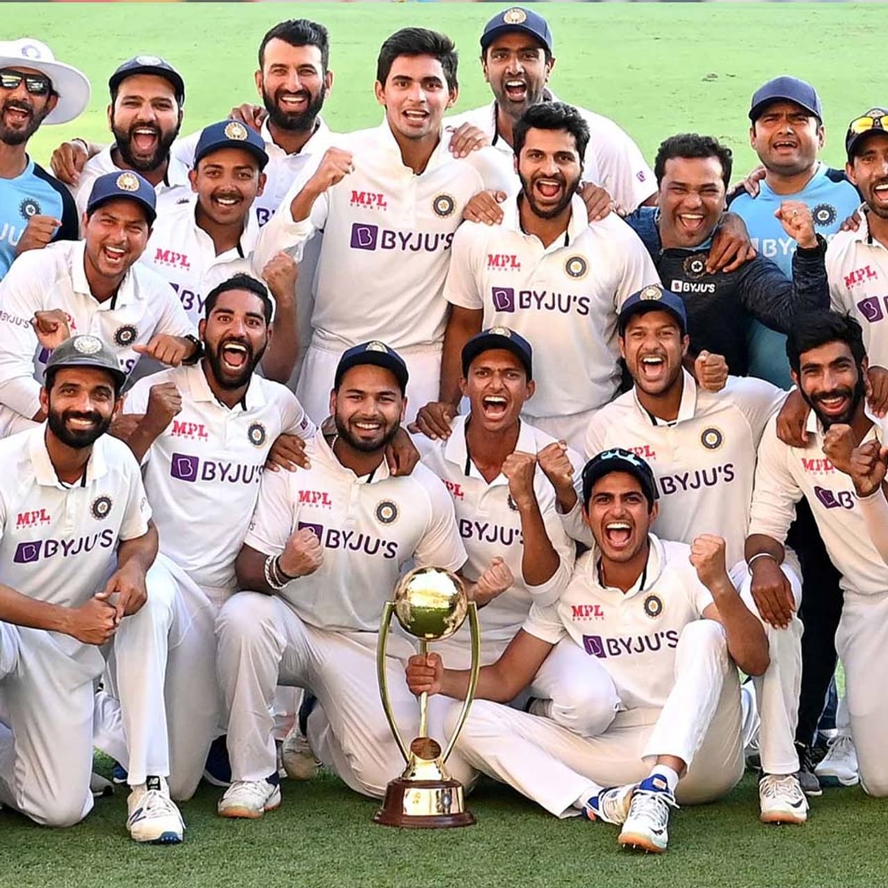 ಭಾರತೀಯ ಕ್ರಿಕೆಟ್ ಜಗತ್ತಿನಲ್ಲಿ ಜನವರಿ 19 ಎಂದೂ ಮರೆಯಲಾಗದ ದಿನ. ಟೆಸ್ಟ್ ಕ್ರಿಕೆಟ್ನಲ್ಲಿ ಘಾತಕ ಬ್ಯಾಟರ್-ಬೌಲರ್ಗಳಿಂದ ಕೂಡಿ ಎದುರಾಳಿಗರಿಗೆ ಕಂಟಕವಾಗಿದ್ದ ಆಸ್ಟ್ರೇಲಿಯಾ ತಂಡವನ್ನು ಅವರದ್ದೇ ನೆಲದಲ್ಲಿ ಸೋಲಿಸಿ ಟೀಮ್ ಇಂಡಿಯಾ ಇತಿಹಾಸ ಸೃಷ್ಟಿಸಿದ ದಿನ.