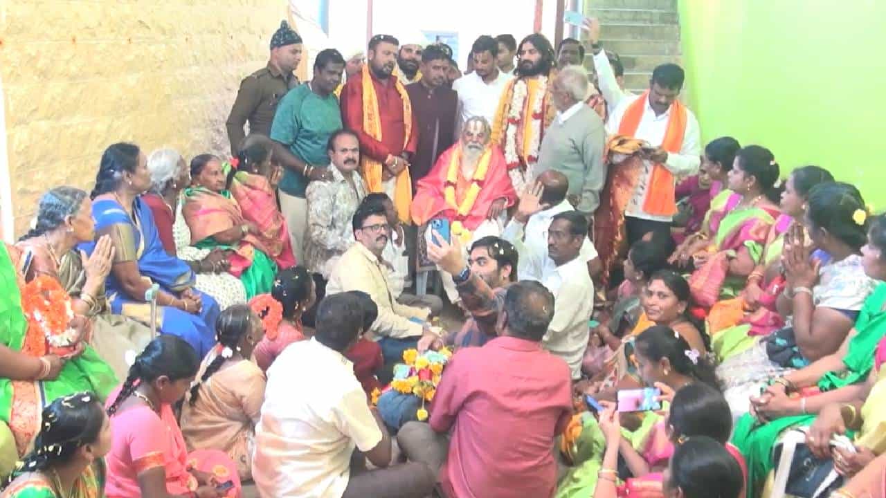 ಲವ ಕುಶ ಜನ್ಮಭೂಮಿ ತೀರ್ಥ ಕ್ಷೇತ್ರ ಟ್ರಸ್ಟ್ ವತಿಯಿಂದ ಕೋಲಾರ ಜಿಲ್ಲೆಯ ಆವಣಿಯಲ್ಲಿ ಲವಕುಶ ಮಂದಿರಕ್ಕೆ ಇಂದು(ಜ.29) ಶಂಕುಸ್ಥಾಪನೆ ಮಾಡಲಾಯಿತು.