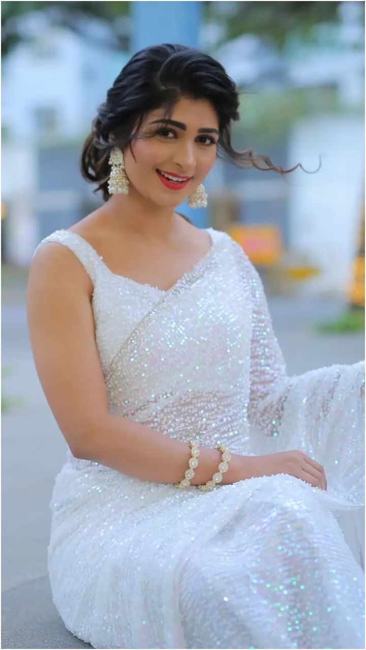 Aditi Prabhudeva(6)