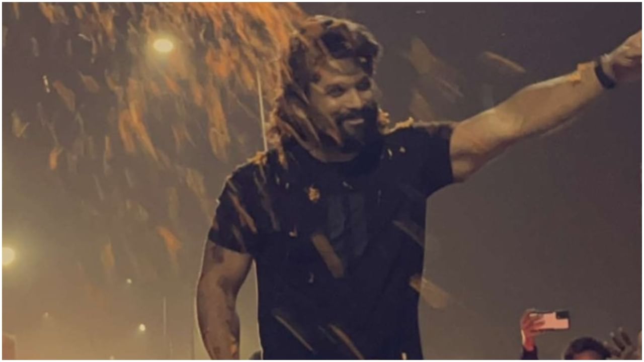 Allu Arjun: ‘ಪುಷ್ಪ 2’ ಚಿತ್ರದ ಶೂಟಿಂಗ್​ಗೆ ಬಂದ ಅಲ್ಲು ಅರ್ಜುನ್​; ಹೊಸ ಲುಕ್​ ನೋಡಿ ಫ್ಯಾನ್ಸ್​ ಫಿದಾ