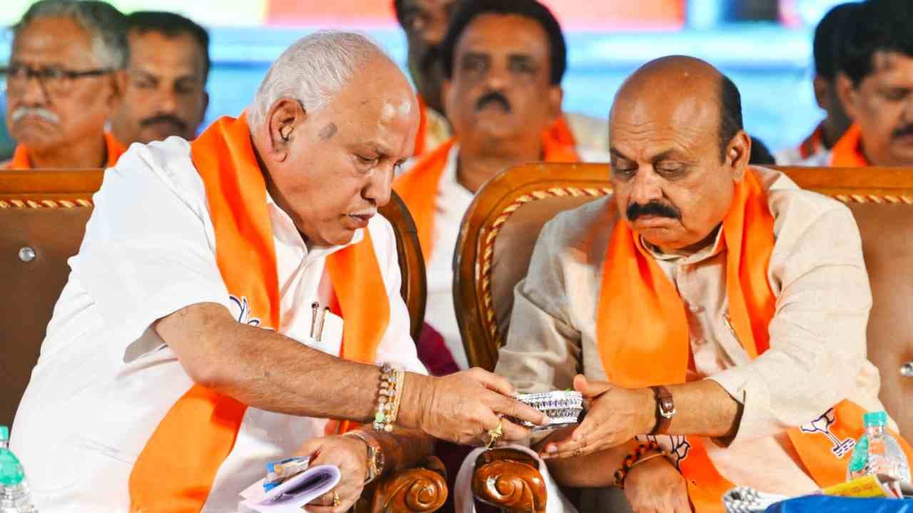 ಚುನಾವಣೆ ಹೊತ್ತಲ್ಲೇ ಹೊಸ ಸುದ್ದಿ ಪ್ರಕಟಿಸಿದ ಬೊಮ್ಮಾಯಿ-ಯಡಿಯೂರಪ್ಪ: ನೆನೆಗುದಿಗೆ ಬಿದ್ದಿದ್ದ ಸಂಪುಟ ವಿಸ್ತರಣೆ ಮತ್ತೆ ಮುನ್ನಲೆಗೆ ಚುನಾವಣೆ ಹೊತ್ತಲ್ಲೇ ಹೊಸ ಸುದ್ದಿ ಪ್ರಕಟಿಸಿದ ಬೊಮ್ಮಾಯಿ-ಯಡಿಯೂರಪ್ಪ: ನೆನೆಗುದಿಗೆ ಬಿದ್ದಿದ್ದ ಸಂಪುಟ ವಿಸ್ತರಣೆ ಮತ್ತೆ ಮುನ್ನಲೆಗೆ