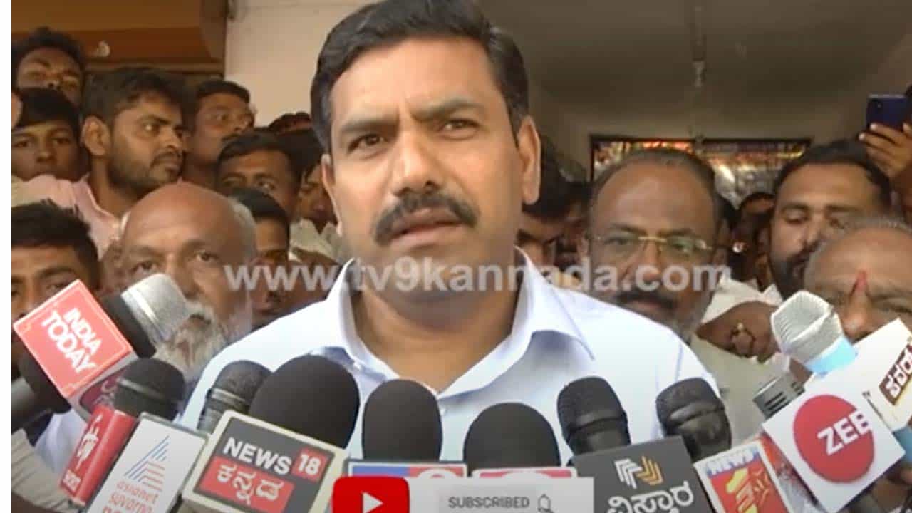 Karnataka Politics: ಯಡಿಯೂರಪ್ಪ ಸುಮ್ಮನಿರುವುದು ದೌರ್ಬಲ್ಯವಲ್ಲ; ವಿಜಯೇಂದ್ರ Karnataka Politics: ಯಡಿಯೂರಪ್ಪ ಸುಮ್ಮನಿರುವುದು ದೌರ್ಬಲ್ಯವಲ್ಲ; ವಿಜಯೇಂದ್ರ