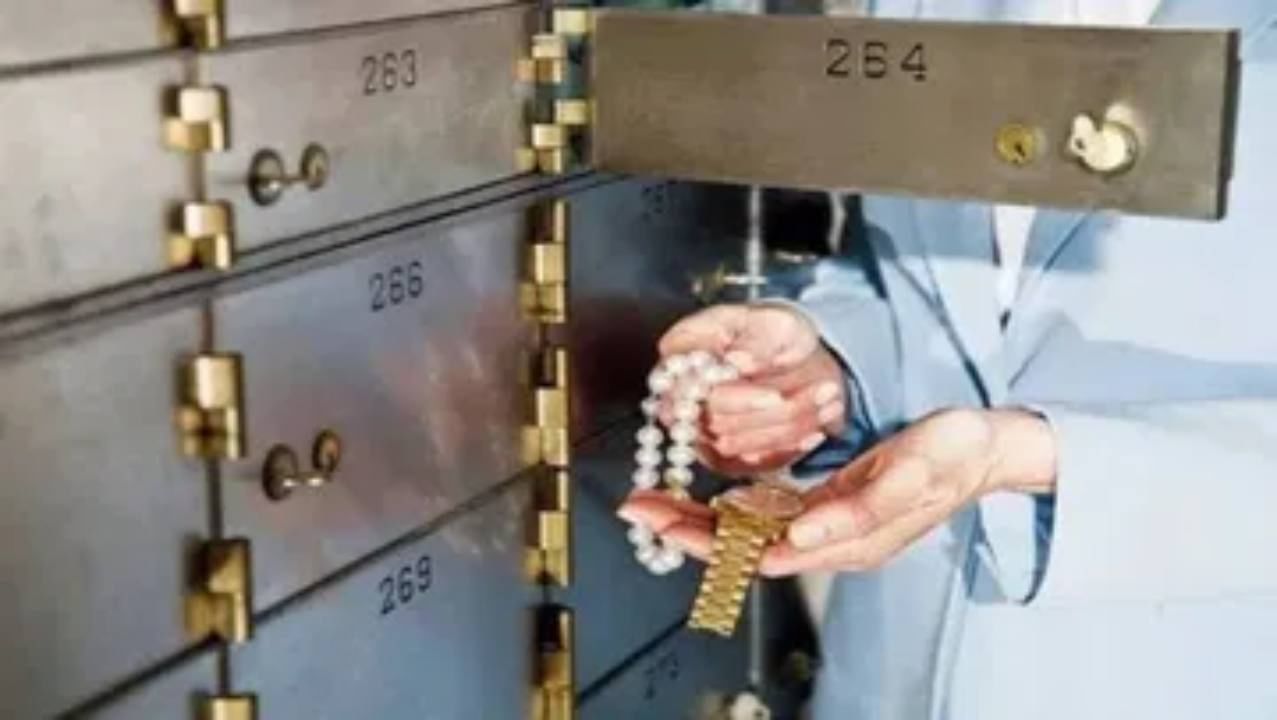 Bank Locker Rules: ಲಾಕರ್ ವಸ್ತುಗಳಿಗೆ ಹಾನಿಯಾದರೆ ಬ್ಯಾಂಕ್​ಗಳು ನೀಡಬೇಕು ಭಾರೀ ಪರಿಹಾರ; ಹೊಸ ನಿಯಮದ ಪೂರ್ಣ ವಿವರ ಇಲ್ಲಿದೆ