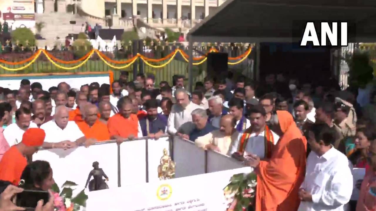 Bengaluru News: ವಿಧಾನಸೌಧದ ಮುಂದೆ ಕೆಂಪೇಗೌಡ, ಬಸವೇಶ್ವರ ಪುತ್ಥಳಿ ನಿರ್ಮಾಣಕ್ಕೆ ಸಿಎಂ ಬೊಮ್ಮಾಯಿ ಭೂಮಿಪೂಜೆ Bengaluru News: ವಿಧಾನಸೌಧದ ಮುಂದೆ ಕೆಂಪೇಗೌಡ, ಬಸವೇಶ್ವರ ಪುತ್ಥಳಿ ನಿರ್ಮಾಣಕ್ಕೆ ಸಿಎಂ ಬೊಮ್ಮಾಯಿ ಭೂಮಿಪೂಜೆ