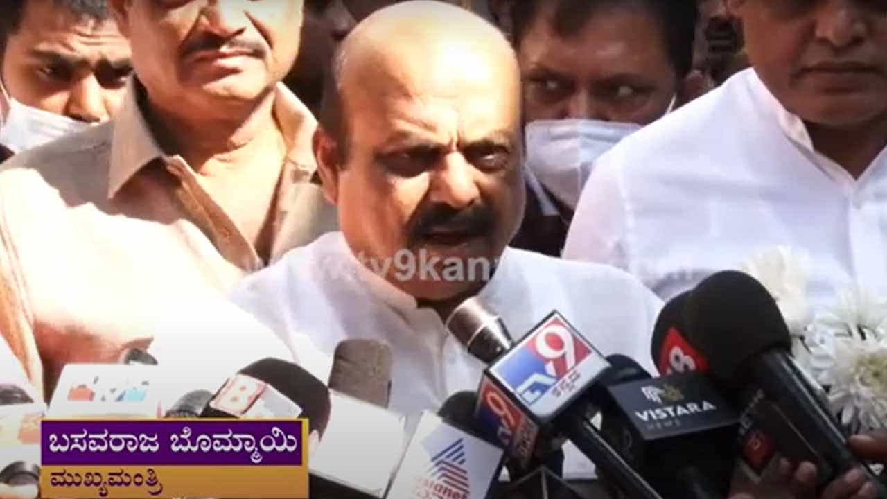 ಪ್ರಧಾನಿ ನರೇಂದ್ರ ಮೋದಿ ಕರೆ ಮಾಡಿದಾಗ ಶ್ರೀ ಸಿದ್ದೇಶ್ವರ ಸ್ವಾಮೀಜಿ ಧ್ವನಿಯನ್ನು ಗುರುತಿಸಿದರು: ಬಸವರಾಜ ಬೊಮ್ಮಾಯಿ, ಮುಖ್ಯಮಂತ್ರಿಗಳು ಪ್ರಧಾನಿ ನರೇಂದ್ರ ಮೋದಿ ಕರೆ ಮಾಡಿದಾಗ ಶ್ರೀ ಸಿದ್ದೇಶ್ವರ ಸ್ವಾಮೀಜಿ ಧ್ವನಿಯನ್ನು ಗುರುತಿಸಿದರು: ಬಸವರಾಜ ಬೊಮ್ಮಾಯಿ, ಮುಖ್ಯಮಂತ್ರಿಗಳು
