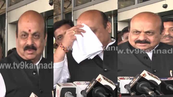 ಇಂದಿನಿಂದ ಯುವಜನೋತ್ಸವ: ಹುಬ್ಬಳ್ಳಿಯಲ್ಲಿ ಹಣೆಗಿಟ್ಟ ಕುಂಕುಮ ಅಳಿಸಿಕೊಂಡ ಸಿಎಂ ಬೊಮ್ಮಾಯಿ ಇಂದಿನಿಂದ ಯುವಜನೋತ್ಸವ: ಹುಬ್ಬಳ್ಳಿಯಲ್ಲಿ ಹಣೆಗಿಟ್ಟ ಕುಂಕುಮ ಅಳಿಸಿಕೊಂಡ ಸಿಎಂ ಬೊಮ್ಮಾಯಿ