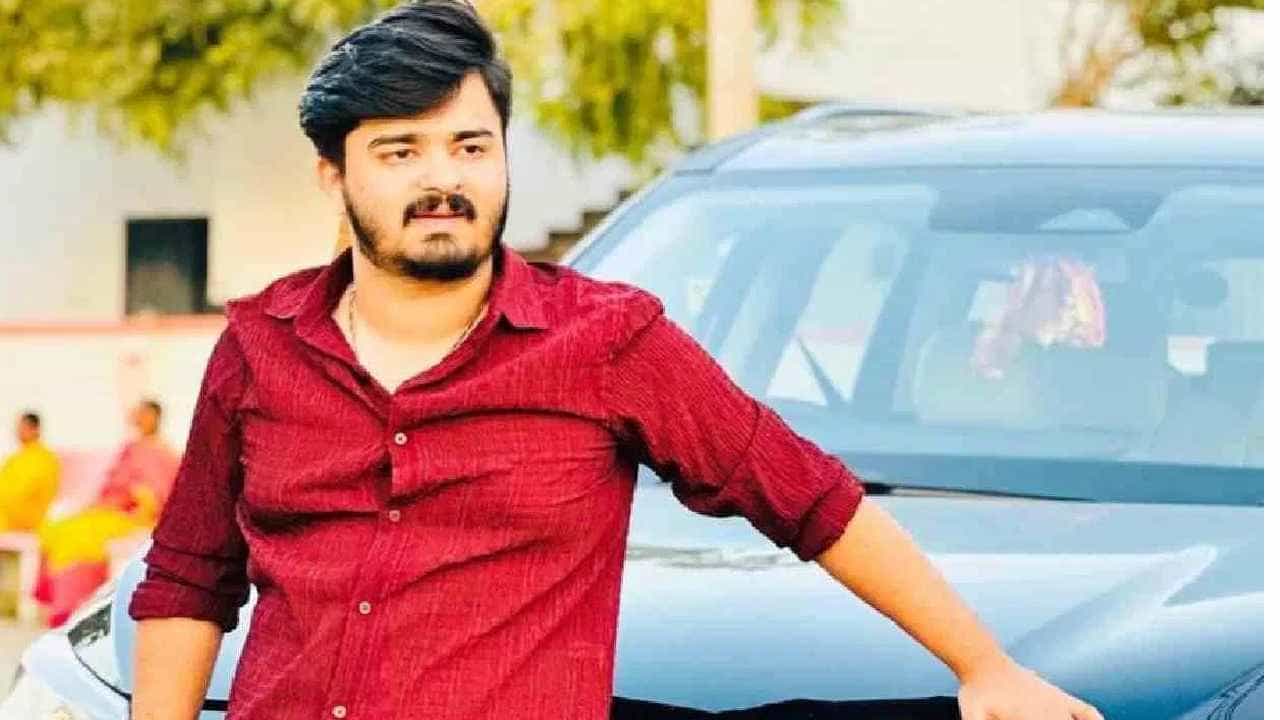 ತೆಲಂಗಾಣ ಬಿಜೆಪಿ ರಾಜ್ಯಾಧ್ಯಕ್ಷ ಬಂಡಿ ಸಂಜಯ್ ಪುತ್ರನಿಂದ ವಿದ್ಯಾರ್ಥಿ ಮೇಲೆ ಹಲ್ಲೆ, ಎಫ್ಐಆರ್ ದಾಖಲು ತೆಲಂಗಾಣ ಬಿಜೆಪಿ ರಾಜ್ಯಾಧ್ಯಕ್ಷ ಬಂಡಿ ಸಂಜಯ್ ಪುತ್ರನಿಂದ ವಿದ್ಯಾರ್ಥಿ ಮೇಲೆ ಹಲ್ಲೆ, ಎಫ್ಐಆರ್ ದಾಖಲು