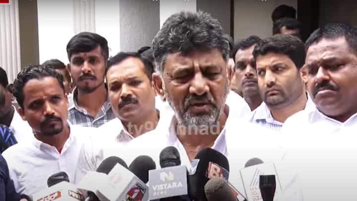 Unaccounted money traced in Soudha: ಅದು ಯಾವುದೋ ಸಚಿವನಿಗೆ ಕಮೀಶನ್ ನೀಡಲು ತಂದ ಹಣವಾಗಿರುತ್ತದೆ: ಡಿಕೆ ಶಿವಕುಮಾರ Unaccounted money traced in Soudha: ಅದು ಯಾವುದೋ ಸಚಿವನಿಗೆ ಕಮೀಶನ್ ನೀಡಲು ತಂದ ಹಣವಾಗಿರುತ್ತದೆ: ಡಿಕೆ ಶಿವಕುಮಾರ