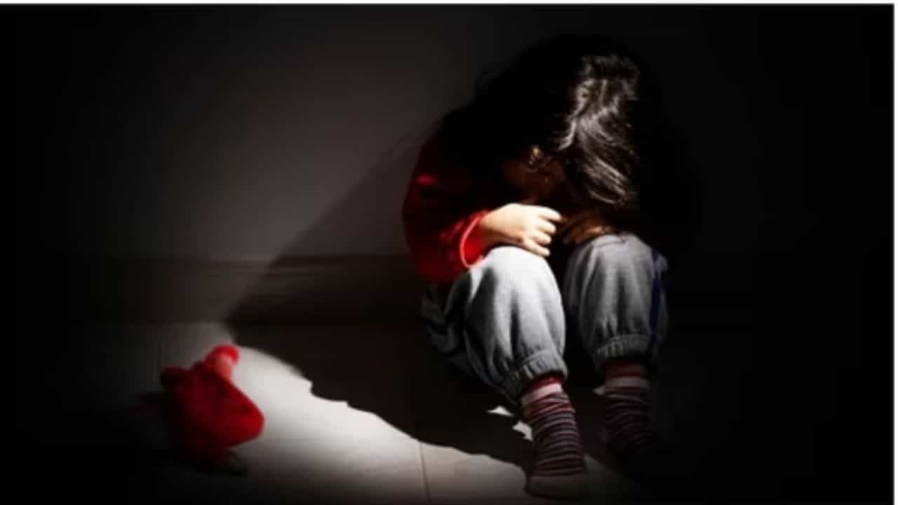 Emotionally Immature Caregiver: ನಿಮ್ಮ ಮಕ್ಕಳನ್ನು ಹೀಗೆ ಬೆಳೆಸಬೇಡಿ, ನಿಮ್ಮ ಭಾವನಾತ್ಮಕ ಆರೈಕೆ ಅವರ ಮೇಲೆ ಪರಿಣಾಮ ಉಂಟುಮಾಡಬಹುದು Emotionally Immature Caregiver: ನಿಮ್ಮ ಮಕ್ಕಳನ್ನು ಹೀಗೆ ಬೆಳೆಸಬೇಡಿ, ನಿಮ್ಮ ಭಾವನಾತ್ಮಕ ಆರೈಕೆ ಅವರ ಮೇಲೆ ಪರಿಣಾಮ ಉಂಟುಮಾಡಬಹುದು