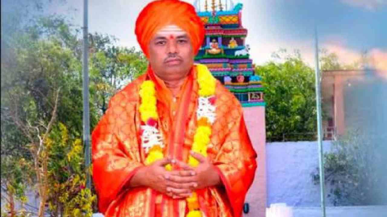 ಬೆಂಗಳೂರಿನ ರೈಲ್ವೆ ನಿಲ್ದಾಣದಲ್ಲಿ ಕುಸಿದುಬಿದ್ದು ವೀರಮಹಾಂತ ಶಿವಾಚಾರ್ಯ ಸ್ವಾಮೀಜಿ ಲಿಂಗೈಕ್ಯ ಬೆಂಗಳೂರಿನ ರೈಲ್ವೆ ನಿಲ್ದಾಣದಲ್ಲಿ ಕುಸಿದುಬಿದ್ದು ವೀರಮಹಾಂತ ಶಿವಾಚಾರ್ಯ ಸ್ವಾಮೀಜಿ ಲಿಂಗೈಕ್ಯ