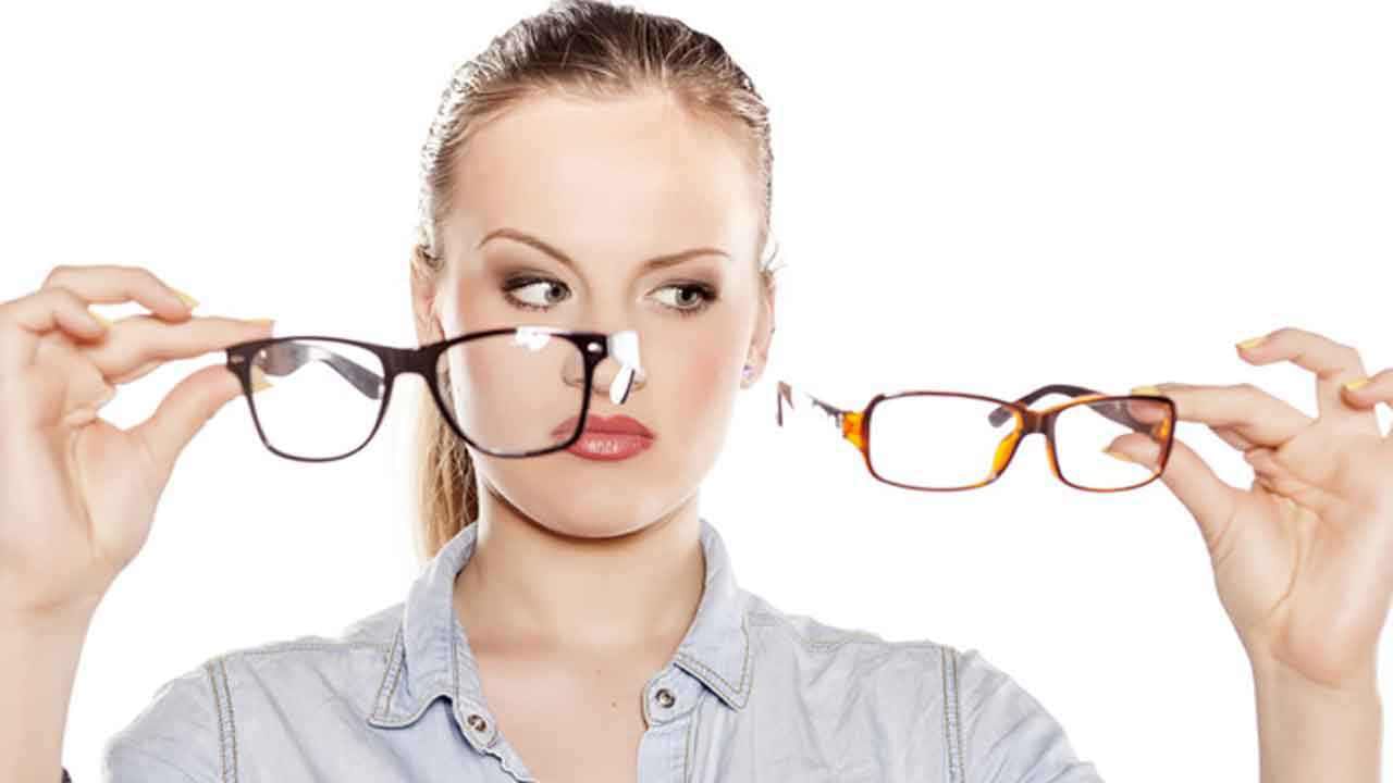 How To Clean Eye Glasses: ಕನ್ನಡಕವನ್ನು ಹೀಗೆ ಸ್ವಚ್ಛಗೊಳಿಸಿ ಸದಾ ಹೊಸತರಂತೆ ಕಾಣುತ್ತೆ How To Clean Eye Glasses: ಕನ್ನಡಕವನ್ನು ಹೀಗೆ ಸ್ವಚ್ಛಗೊಳಿಸಿ ಸದಾ ಹೊಸತರಂತೆ ಕಾಣುತ್ತೆ
