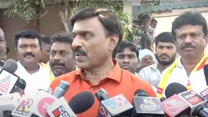 ಇದಿನ್ನು ಖಚಿತ-ಬಳ್ಳಾರಿ ಕ್ಷೇತ್ರದಿಂದ ಬಿಜೆಪಿ ಅಭ್ಯರ್ಥಿಯಾಗಿ ಜಿ ಸೋಮಶೇಖರ್ ರೆಡ್ಡಿ ಸ್ಪರ್ಧಿಸಿದರೂ ಕೆಆರ್ಪಿಪಿ ಅಭ್ಯರ್ಥಿ ಅರುಣ ಲಕ್ಷ್ಮಿ! ಇದಿನ್ನು ಖಚಿತ-ಬಳ್ಳಾರಿ ಕ್ಷೇತ್ರದಿಂದ ಬಿಜೆಪಿ ಅಭ್ಯರ್ಥಿಯಾಗಿ ಜಿ ಸೋಮಶೇಖರ್ ರೆಡ್ಡಿ ಸ್ಪರ್ಧಿಸಿದರೂ ಕೆಆರ್ಪಿಪಿ ಅಭ್ಯರ್ಥಿ ಅರುಣ ಲಕ್ಷ್ಮಿ!