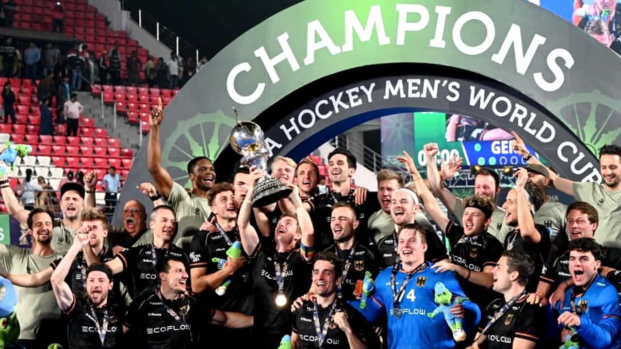 Hockey World Cup 2023: ಹಾಲಿ ಚಾಂಪಿಯನ್ನರಿಗೆ ಸೋಲುಣಿಸಿ ಹಾಕಿ ವಿಶ್ವಕಪ್ ಗೆದ್ದ ಜರ್ಮನಿ Hockey World Cup 2023: ಹಾಲಿ ಚಾಂಪಿಯನ್ನರಿಗೆ ಸೋಲುಣಿಸಿ ಹಾಕಿ ವಿಶ್ವಕಪ್ ಗೆದ್ದ ಜರ್ಮನಿ