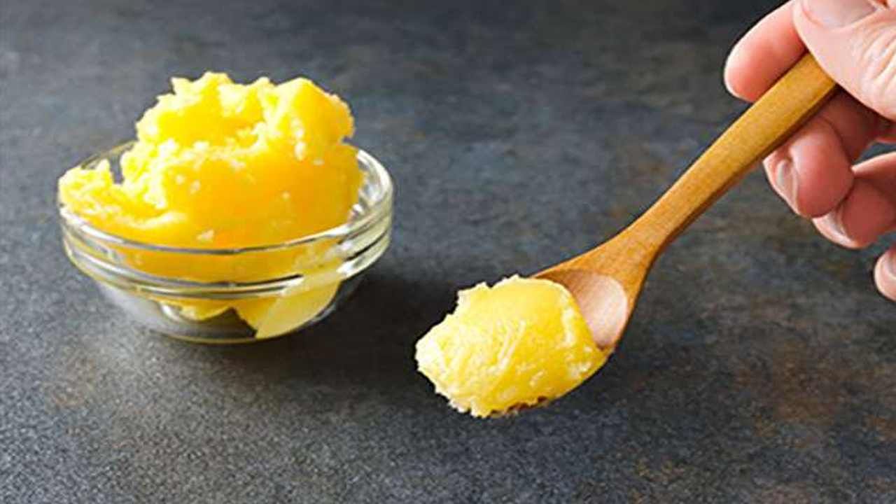 Ghee Benefits: ನಿತ್ಯ ಒಂದು ಚಮಚ ತುಪ್ಪ ತಿನ್ನುವುದರಿಂದ ಆರೋಗ್ಯ ಎಷ್ಟೆಲ್ಲಾ ಪ್ರಯೋಜನಗಳಿವೆ ತಿಳಿಯಿರಿ Ghee Benefits: ನಿತ್ಯ ಒಂದು ಚಮಚ ತುಪ್ಪ ತಿನ್ನುವುದರಿಂದ ಆರೋಗ್ಯ ಎಷ್ಟೆಲ್ಲಾ ಪ್ರಯೋಜನಗಳಿವೆ ತಿಳಿಯಿರಿ
