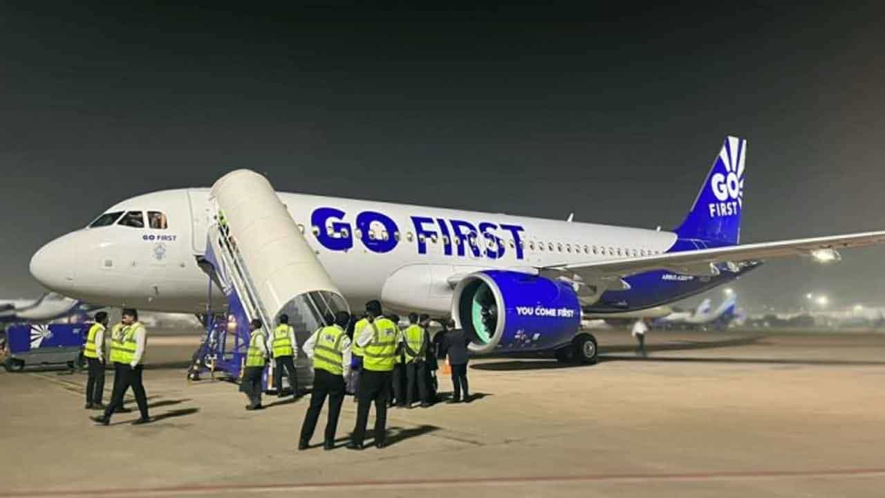 Go First Airline: 55 ಪ್ರಯಾಣಿಕರನ್ನು ಬಿಟ್ಟು ಟೇಕಾಫ್ ಮಾಡಿದ ಗೋ ಫಸ್ಟ್ ಏರ್ಲೈನ್ಗೆ 10 ಲಕ್ಷ ದಂಡ Go First Airline: 55 ಪ್ರಯಾಣಿಕರನ್ನು ಬಿಟ್ಟು ಟೇಕಾಫ್ ಮಾಡಿದ ಗೋ ಫಸ್ಟ್ ಏರ್ಲೈನ್ಗೆ 10 ಲಕ್ಷ ದಂಡ