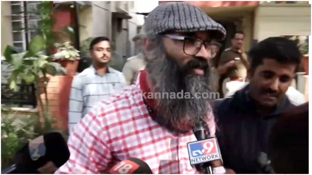 Mata Guruprasad: ಚೆಕ್ ಬೌನ್ಸ್ ಪ್ರಕರಣ: ಅರೆಸ್ಟ್ ಆದ ಕೆಲವೇ ಗಂಟೆಗಳಲ್ಲಿ ಗುರುಪ್ರಸಾದ್ಗೆ ಸಿಕ್ತು ಜಾಮೀನು Mata Guruprasad: ಚೆಕ್ ಬೌನ್ಸ್ ಪ್ರಕರಣ: ಅರೆಸ್ಟ್ ಆದ ಕೆಲವೇ ಗಂಟೆಗಳಲ್ಲಿ ಗುರುಪ್ರಸಾದ್ಗೆ ಸಿಕ್ತು ಜಾಮೀನು