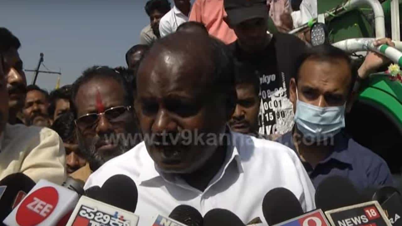 Karnataka Politics: ಭವಾನಿ ರೇವಣ್ಣಗೆ ಹಾಸನ ಟಿಕೆಟ್ ವಿಚಾರ: ಕುಮಾರಸ್ವಾಮಿ ವ್ಯಂಗ್ಯದ ಪ್ರತಿಕ್ರಿಯೆ Karnataka Politics: ಭವಾನಿ ರೇವಣ್ಣಗೆ ಹಾಸನ ಟಿಕೆಟ್ ವಿಚಾರ: ಕುಮಾರಸ್ವಾಮಿ ವ್ಯಂಗ್ಯದ ಪ್ರತಿಕ್ರಿಯೆ