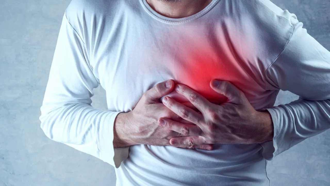 Heart Attack In Winter: ಇದು ಹೃದಯಗಳ ವಿಷಯ: ಬೆಂಗಳೂರಲ್ಲಿ ಮೈಕೊರೆಯುವ ಚಳಿ, ಈ ಕಾಯಿಲೆ ಇರುವವರಿಗೆ ಹೃದಯ ಜೋಪಾನ ಎನ್ನುತ್ತಿದ್ದಾರೆ ತಜ್ಞರು Heart Attack In Winter: ಇದು ಹೃದಯಗಳ ವಿಷಯ: ಬೆಂಗಳೂರಲ್ಲಿ ಮೈಕೊರೆಯುವ ಚಳಿ, ಈ ಕಾಯಿಲೆ ಇರುವವರಿಗೆ ಹೃದಯ ಜೋಪಾನ ಎನ್ನುತ್ತಿದ್ದಾರೆ ತಜ್ಞರು