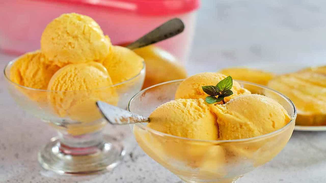 Ice Cream In Winters: ಚಳಿಗಾಲದಲ್ಲಿ ಐಸ್ ಕ್ರೀಂ ತಿನ್ನುವ ಆಸೆ ನಿಮಗೂ ಆಗುತ್ತಾ, ಕಾರಣ ಇಲ್ಲಿದೆ Ice Cream In Winters: ಚಳಿಗಾಲದಲ್ಲಿ ಐಸ್ ಕ್ರೀಂ ತಿನ್ನುವ ಆಸೆ ನಿಮಗೂ ಆಗುತ್ತಾ, ಕಾರಣ ಇಲ್ಲಿದೆ