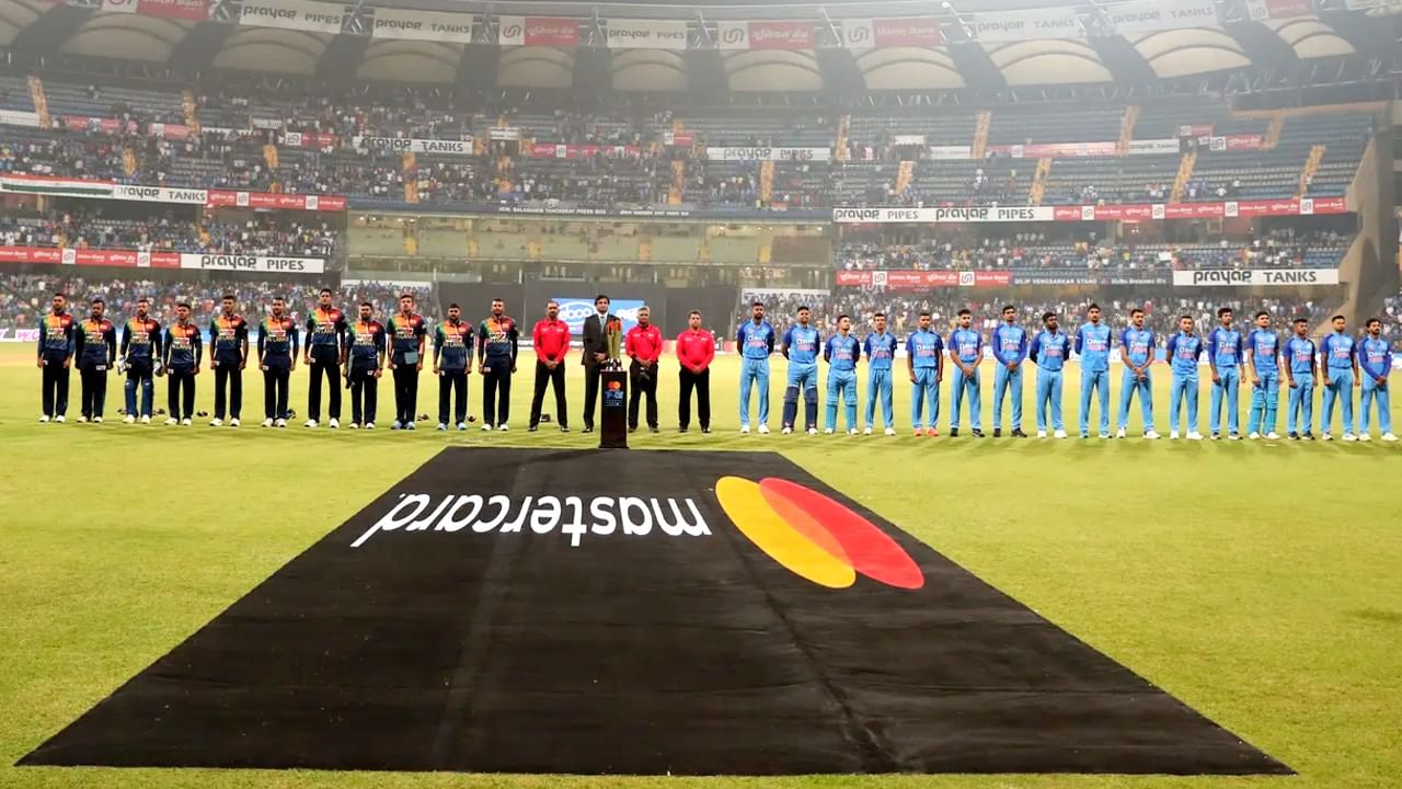 India vs Sri Lanka, 2nd T20: ಶ್ರೀಲಂಕಾ ವಿರುದ್ಧದ 2ನೇ ಟಿ20 ಪಂದ್ಯದಲ್ಲಿ ಟಾಸ್ ಗೆದ್ದಿರುವ ಟೀಮ್ ಇಂಡಿಯಾ ನಾಯಕ ಹಾರ್ದಿಕ್ ಪಾಂಡ್ಯ ಬೌಲಿಂಗ್ ಆಯ್ದುಕೊಂಡಿದ್ದಾರೆ.