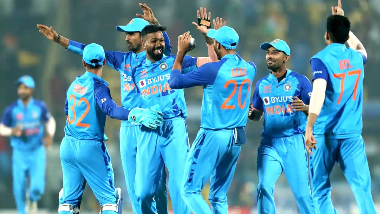 India vs Sri Lanka, 3rd T20: ಭರ್ಜರಿ ಜಯದೊಂದಿಗೆ ಸರಣಿ ಗೆದ್ದ ಟೀಮ್ ಇಂಡಿಯಾ India vs Sri Lanka, 3rd T20: ಭರ್ಜರಿ ಜಯದೊಂದಿಗೆ ಸರಣಿ ಗೆದ್ದ ಟೀಮ್ ಇಂಡಿಯಾ