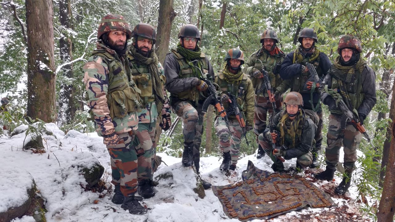 ಜಮ್ಮು ಮತ್ತು ಕಾಶ್ಮೀರದಲ್ಲಿ ಉಗ್ರರ 2 ಅಡಗುದಾಣ ಪತ್ತೆ ಮಾಡಿದ ಸೇನಾಪಡೆ ಜಮ್ಮು ಮತ್ತು ಕಾಶ್ಮೀರದಲ್ಲಿ ಉಗ್ರರ 2 ಅಡಗುದಾಣ ಪತ್ತೆ ಮಾಡಿದ ಸೇನಾಪಡೆ
