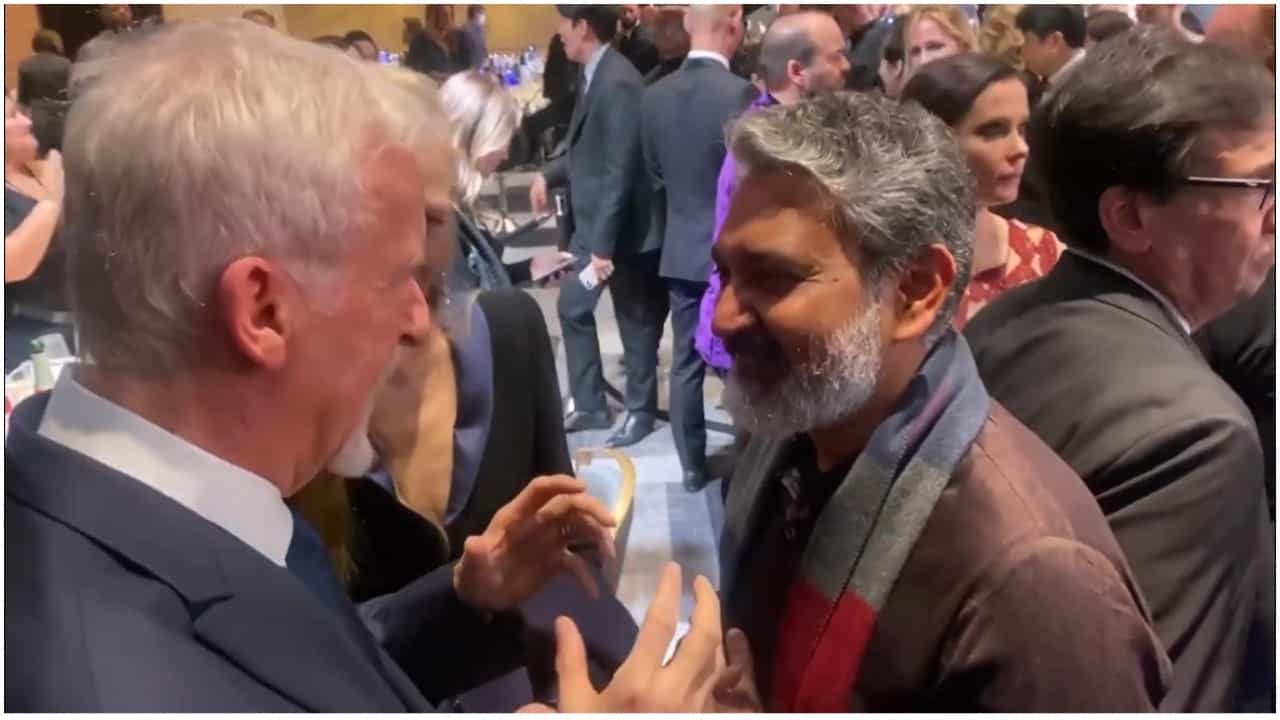 Rajamouli: ಹಾಲಿವುಡ್ನಲ್ಲಿ ಸಿನಿಮಾ ಮಾಡಲು ರಾಜಮೌಳಿಗೆ ‘ಅವತಾರ್’ ನಿರ್ದೇಶಕನಿಂದ ಆಹ್ವಾನ Rajamouli: ಹಾಲಿವುಡ್ನಲ್ಲಿ ಸಿನಿಮಾ ಮಾಡಲು ರಾಜಮೌಳಿಗೆ ‘ಅವತಾರ್’ ನಿರ್ದೇಶಕನಿಂದ ಆಹ್ವಾನ