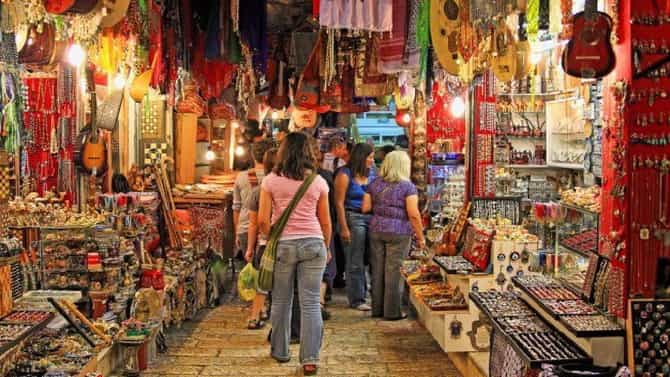 Shopping in Bangalore: ನೀವು ಶಾಪಿಂಗ್ ಪ್ರಿಯರೇ, ಹಾಗಿದ್ದರೆ ಬೆಂಗಳೂರಿನ ಈ ಸ್ಥಳಗಳಿಗೆ ಭೇಟಿ ನೀಡಿ