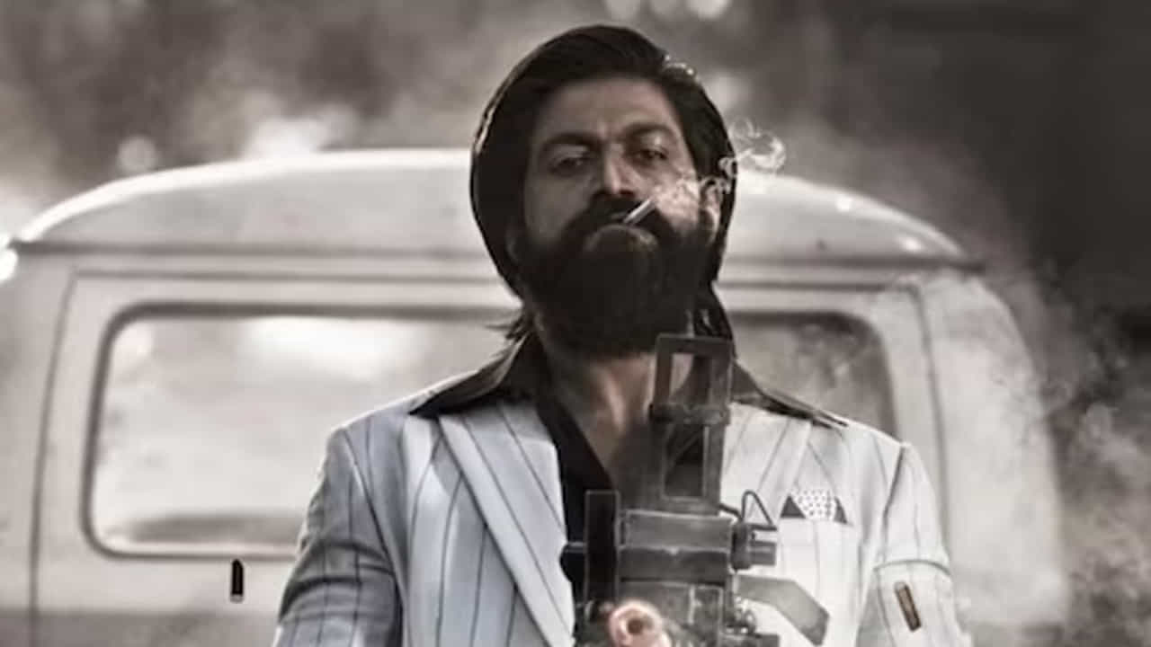 KGF 3 Movie: ‘ಕೆಜಿಎಫ್ 3’ ಚಿತ್ರಕ್ಕಾಗಿ ಕಾಯಬೇಕು ಮತ್ತಷ್ಟು ವರ್ಷ; ಅಪ್ಡೇಟ್ ನೀಡಿದ ವಿಜಯ್ ಕಿರಗಂದೂರು KGF 3 Movie: ‘ಕೆಜಿಎಫ್ 3’ ಚಿತ್ರಕ್ಕಾಗಿ ಕಾಯಬೇಕು ಮತ್ತಷ್ಟು ವರ್ಷ; ಅಪ್ಡೇಟ್ ನೀಡಿದ ವಿಜಯ್ ಕಿರಗಂದೂರು