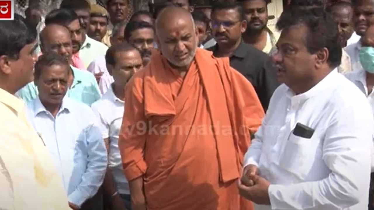 ಶ್ರೀ ಸಿದ್ದೇಶ್ವರ ಸ್ವಾಮೀಜಿ ಲಿಂಗೈಕ್ಯ: ಮಠಾಧೀಶರ ಸುಪರ್ದಿಯಲ್ಲಿ ಎಲ್ಲ ವ್ಯವಸ್ಥೆಗಳನ್ನು ಮುತುವರ್ಜಿಯಿಂದ ನೋಡಿಕೊಳ್ಳುತ್ತಿರುವ ಶಾಸಕ ಎಮ್ ಬಿ ಪಾಟೀಲ