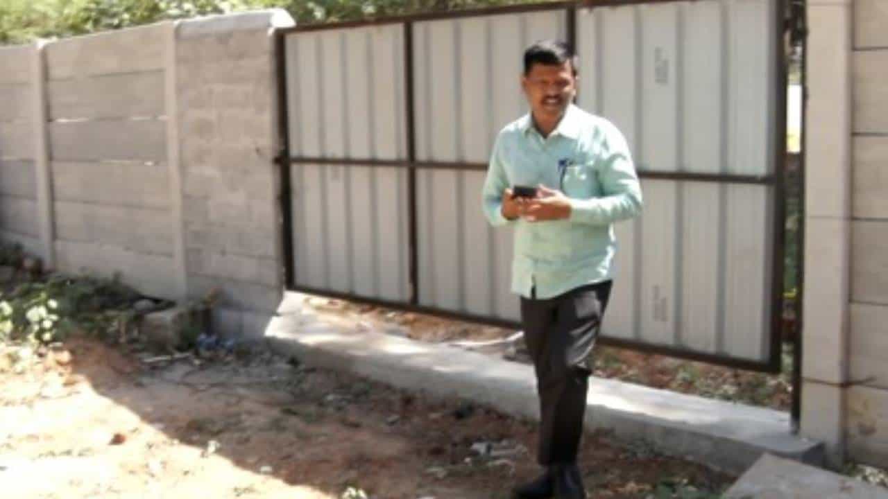 ಶಾಸಕ ಗೂಳಿಹಟ್ಟಿ ಶೇಖರ್ಗೆ ಸೇರಿದ 8 ಕೋಟಿ ಮೌಲ್ಯದ ಸೈಟ್ ಅನ್ಯರ ಪಾಲು, 8 ಜನರ ವಿರುದ್ಧ ಎಫ್ಐಆರ್ ಶಾಸಕ ಗೂಳಿಹಟ್ಟಿ ಶೇಖರ್ಗೆ ಸೇರಿದ 8 ಕೋಟಿ ಮೌಲ್ಯದ ಸೈಟ್ ಅನ್ಯರ ಪಾಲು, 8 ಜನರ ವಿರುದ್ಧ ಎಫ್ಐಆರ್