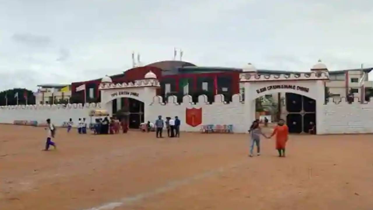 Republic Day 2023: ಮಾಣೆಕ್ ಷಾ ಮೈದಾನದಲ್ಲಿ ಗಣರಾಜ್ಯೋತ್ಸವ ಆಚರಣೆಗೆ ಭರ್ಜರಿ ಸಿದ್ಧತೆ, ಮಾಸ್ಕ್ ಇನ್ನೂ ಕಡ್ಡಾಯ Republic Day 2023: ಮಾಣೆಕ್ ಷಾ ಮೈದಾನದಲ್ಲಿ ಗಣರಾಜ್ಯೋತ್ಸವ ಆಚರಣೆಗೆ ಭರ್ಜರಿ ಸಿದ್ಧತೆ, ಮಾಸ್ಕ್ ಇನ್ನೂ ಕಡ್ಡಾಯ