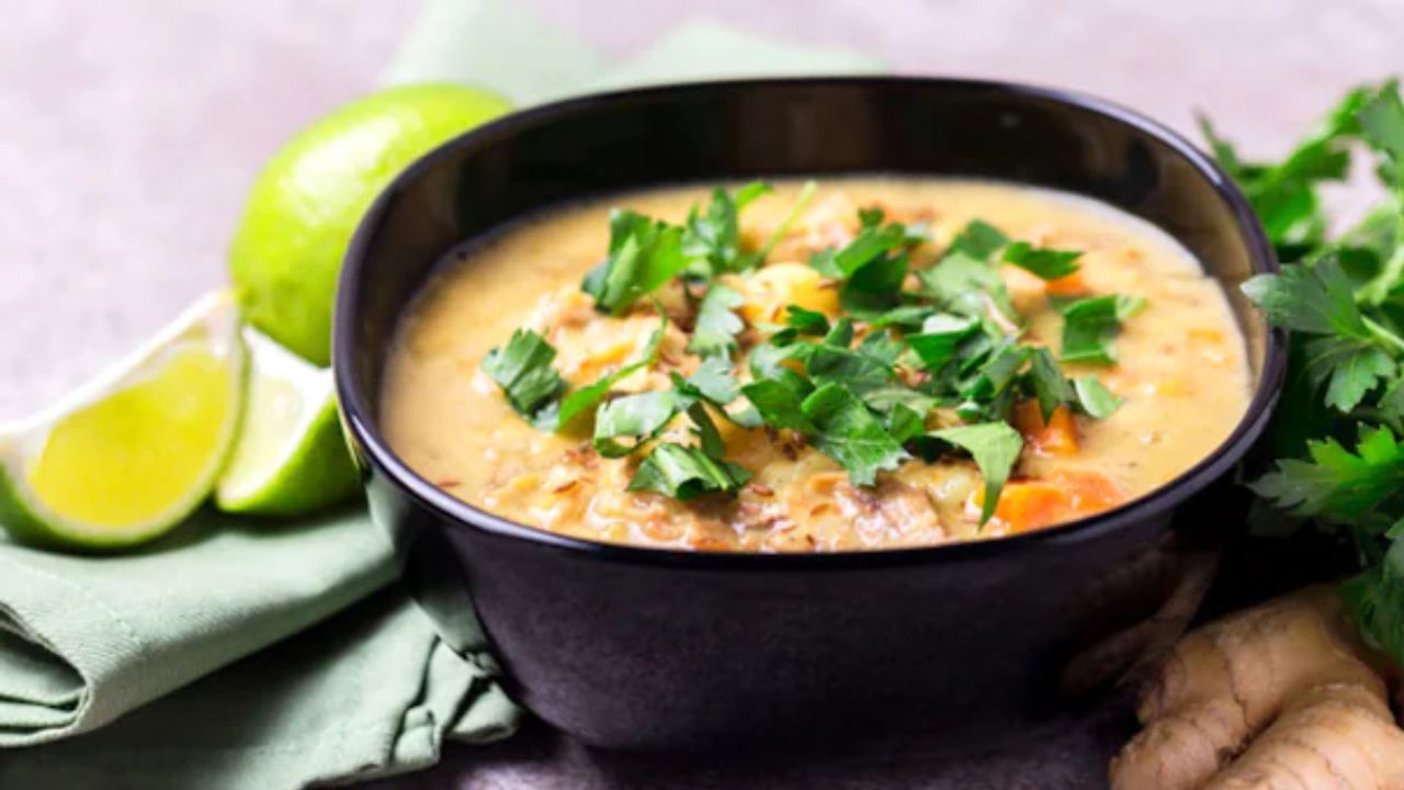 Mulligatawny Soup: ರುಚಿಕರವಾದ ಆಂಗ್ಲೋ-ಇಂಡಿಯನ್ ಶೈಲಿಯ ಮುಲ್ಲಿಗಟಾವ್ನಿ ಸೂಪ್ ರೆಸಿಪಿ ಇಲ್ಲಿದೆ Mulligatawny Soup: ರುಚಿಕರವಾದ ಆಂಗ್ಲೋ-ಇಂಡಿಯನ್ ಶೈಲಿಯ ಮುಲ್ಲಿಗಟಾವ್ನಿ ಸೂಪ್ ರೆಸಿಪಿ ಇಲ್ಲಿದೆ