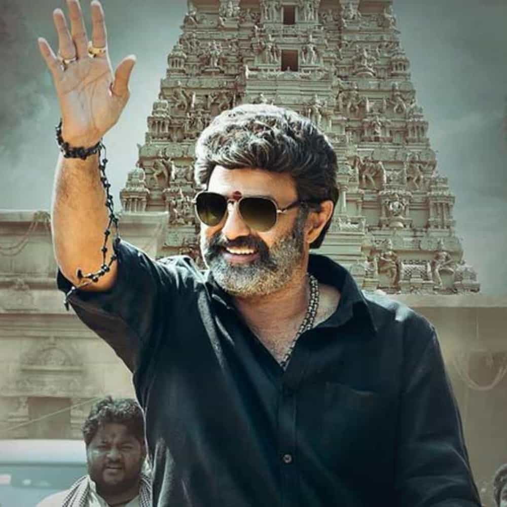 ನಂದಮೂರಿ ಬಾಲಕೃಷ್ಣ ಅವರು ‘ವೀರ ಸಿಂಹ ರೆಡ್ಡಿ’ ಸಿನಿಮಾ ಯಶಸ್ಸಿನ ಅಲೆಯಲ್ಲಿ ತೇಲುತ್ತಿದ್ದಾರೆ. ಈ ಚಿತ್ರ ಬಾಕ್ಸ್ ಆಫೀಸ್ನಲ್ಲಿ ಸದ್ದು ಮಾಡಿದೆ.