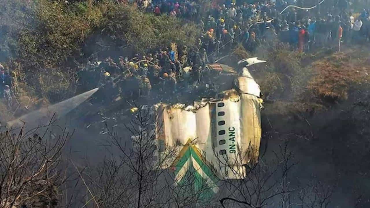 Nepal Plane Crash: ನೇಪಾಳ ವಿಮಾನ ದುರಂತದಲ್ಲಿ ಎಲ್ಲಾ ಪ್ರಯಾಣಿಕರ ಸಾವು, 5 ಸದಸ್ಯರ ತನಿಖಾ ಆಯೋಗ ರಚನೆ Nepal Plane Crash: ನೇಪಾಳ ವಿಮಾನ ದುರಂತದಲ್ಲಿ ಎಲ್ಲಾ ಪ್ರಯಾಣಿಕರ ಸಾವು, 5 ಸದಸ್ಯರ ತನಿಖಾ ಆಯೋಗ ರಚನೆ