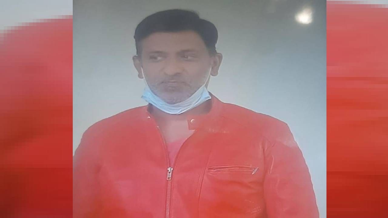 ಬೆಂಗಳೂರು: ವಿಜಯ್ ಮಲ್ಯ ಸಾವಿರಾರು ಕೋಟಿ ವಂಚನೆ ಮಾಡಿದ್ರು ಕೇಳಲ್ಲ, ನಾನ್ ಮಾಡಿರೊ ಮೂರ್ನಾಲ್ಕು ಕೋಟಿ ಕೇಳೋಕೆ ಬರ್ತಿರಾ ಎಂದು ಪೊಲೀಸರಿಗೆ ಅವಾಜ್ ಹಾಕಿದ ಆರೋಪಿ ಬೆಂಗಳೂರು: ವಿಜಯ್ ಮಲ್ಯ ಸಾವಿರಾರು ಕೋಟಿ ವಂಚನೆ ಮಾಡಿದ್ರು ಕೇಳಲ್ಲ, ನಾನ್ ಮಾಡಿರೊ ಮೂರ್ನಾಲ್ಕು ಕೋಟಿ ಕೇಳೋಕೆ ಬರ್ತಿರಾ ಎಂದು ಪೊಲೀಸರಿಗೆ ಅವಾಜ್ ಹಾಕಿದ ಆರೋಪಿ
