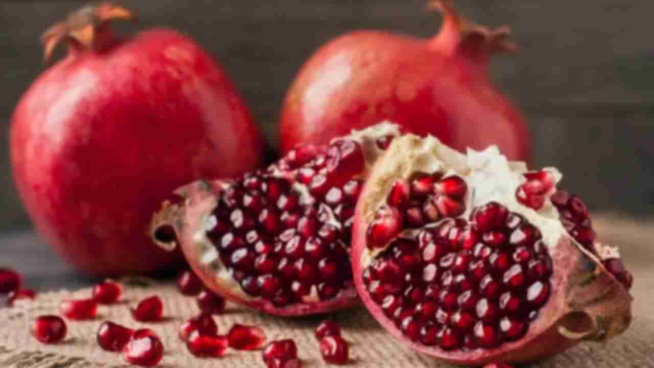 Pomegranate Peels: ದಾಳಿಂಬೆ ಸಿಪ್ಪೆ ನಿಷ್ಪ್ರಯೋಜಕ ಎಂದು ಭಾವಿಸಿ ಎಸೆಯಬೇಡಿ, ಈ 5 ಸಮಸ್ಯೆಗಳಿಗೆ ಇದು ಔಷಧಿಯಂತೆ ಕೆಲಸ ಮಾಡುತ್ತದೆ