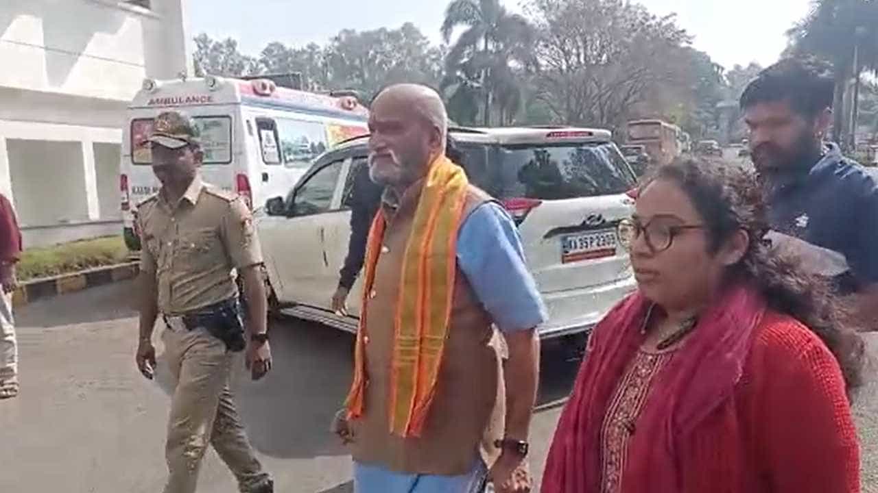 ಶ್ರೀರಾಮಸೇನೆ ಬೆಳಗಾವಿ ಜಿಲ್ಲಾಧ್ಯಕ್ಷರ ಮೇಲೆ ಫೈರಿಂಗ್ ಪ್ರಕರಣ; ಆರೋಪಿಗಳಿಗಾಗಿ ಗೋವಾ, ಮಹಾರಾಷ್ಟ್ರದಲ್ಲಿ ಶೋಧ ಶ್ರೀರಾಮಸೇನೆ ಬೆಳಗಾವಿ ಜಿಲ್ಲಾಧ್ಯಕ್ಷರ ಮೇಲೆ ಫೈರಿಂಗ್ ಪ್ರಕರಣ; ಆರೋಪಿಗಳಿಗಾಗಿ ಗೋವಾ, ಮಹಾರಾಷ್ಟ್ರದಲ್ಲಿ ಶೋಧ