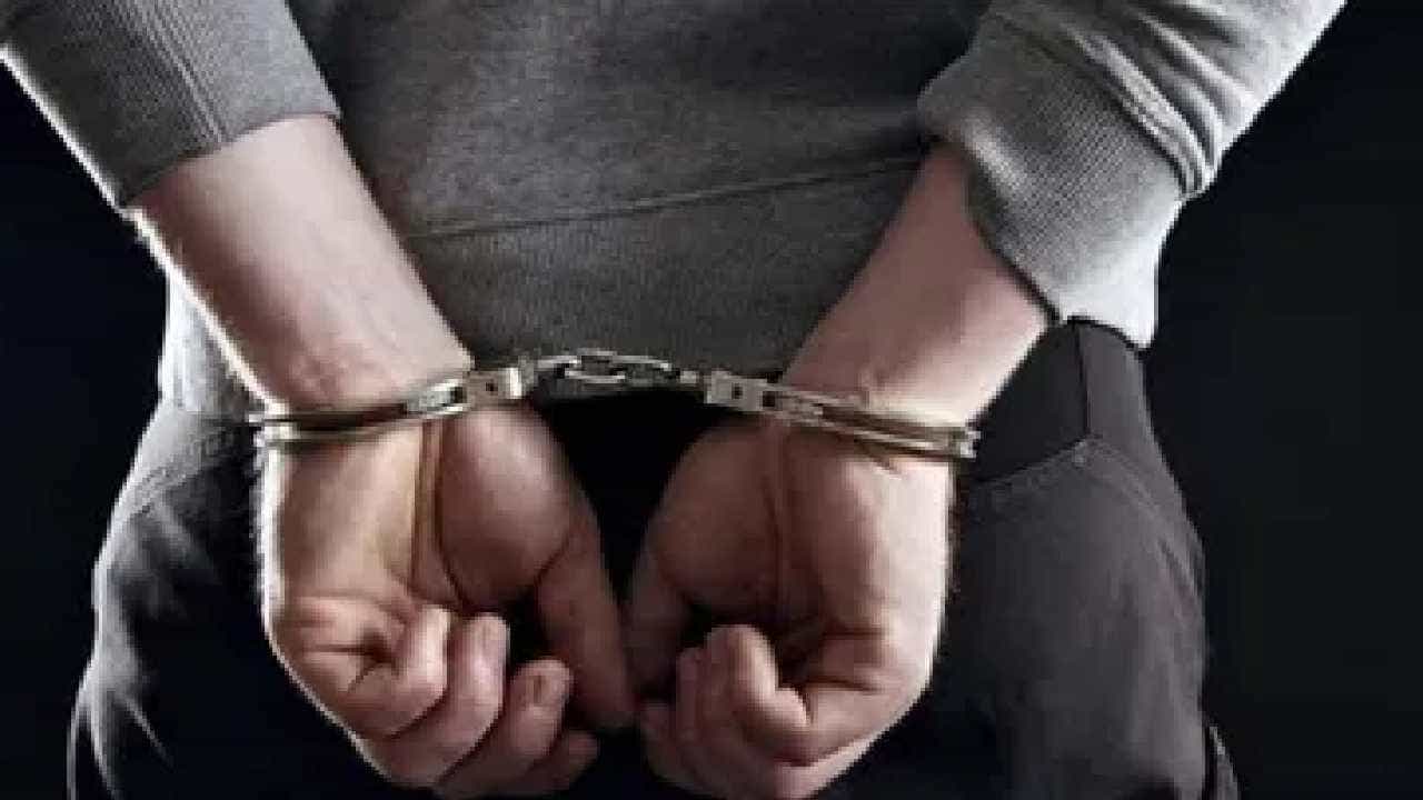 Delhi Crime: ಪ್ರೇಯಸಿಯ ಪತಿಯ ಕತ್ತು ಸೀಳಿ ಕೊಲೆ ಮಾಡಿ ದೇಹವ ಸುಟ್ಟು ಹಾಕಿದ ಯುವಕ Delhi Crime: ಪ್ರೇಯಸಿಯ ಪತಿಯ ಕತ್ತು ಸೀಳಿ ಕೊಲೆ ಮಾಡಿ ದೇಹವ ಸುಟ್ಟು ಹಾಕಿದ ಯುವಕ