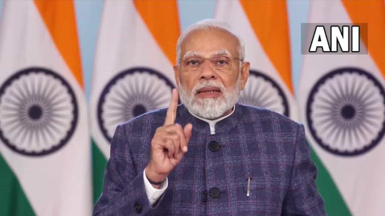 Global Investors Summit: ಜಾಗತಿಕ ಆರ್ಥಿಕತೆಯಲ್ಲಿ ಭಾರತಕ್ಕೆ ಉಜ್ವಲ ಸ್ಥಾನ; ಮಧ್ಯಪ್ರದೇಶದಲ್ಲಿ ಹೂಡಿಕೆದಾರರ ಸಮಾವೇಶಕ್ಕೆ ಮೋದಿ ಚಾಲನೆ Global Investors Summit: ಜಾಗತಿಕ ಆರ್ಥಿಕತೆಯಲ್ಲಿ ಭಾರತಕ್ಕೆ ಉಜ್ವಲ ಸ್ಥಾನ; ಮಧ್ಯಪ್ರದೇಶದಲ್ಲಿ ಹೂಡಿಕೆದಾರರ ಸಮಾವೇಶಕ್ಕೆ ಮೋದಿ ಚಾಲನೆ