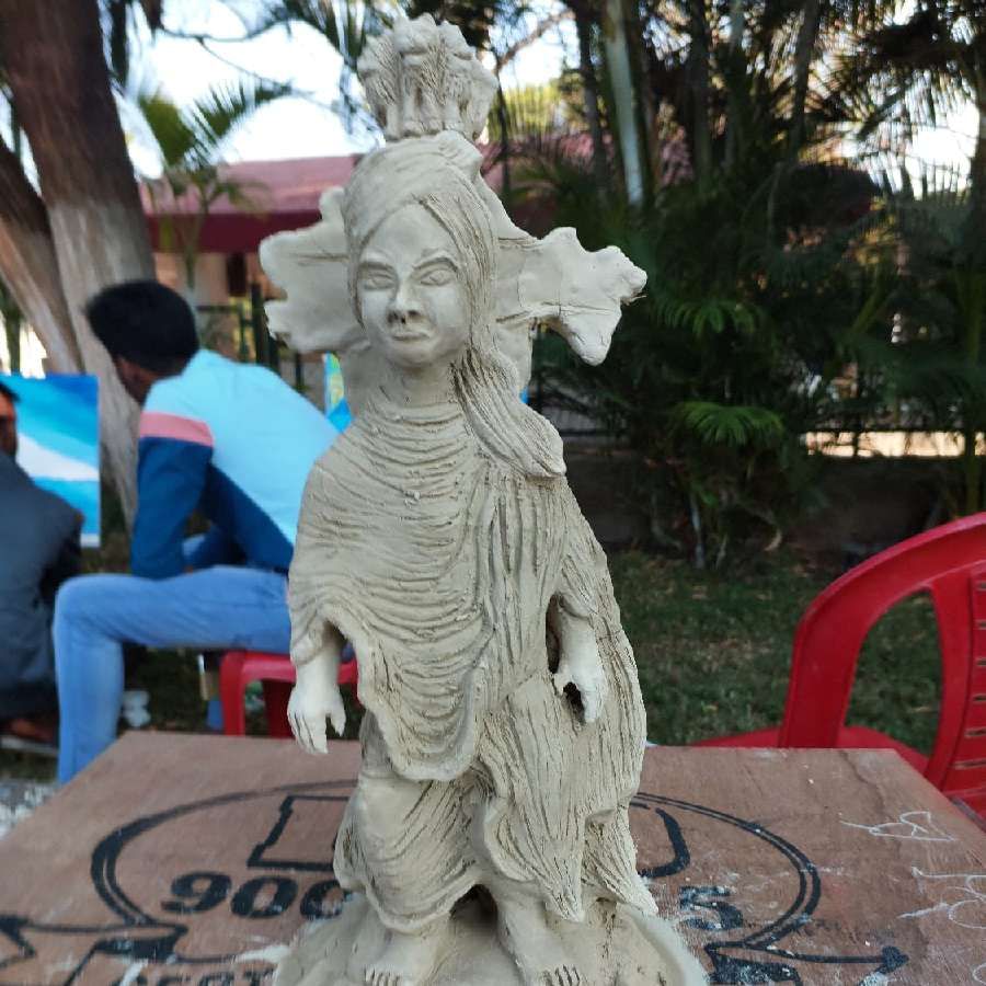 Dharwad Karnataka University National Youth Festival Art camp attracts attention Dharwad News news kannada