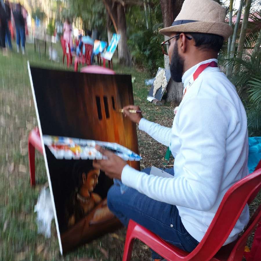 Dharwad Karnataka University National Youth Festival Art camp attracts attention Dharwad News news kannada