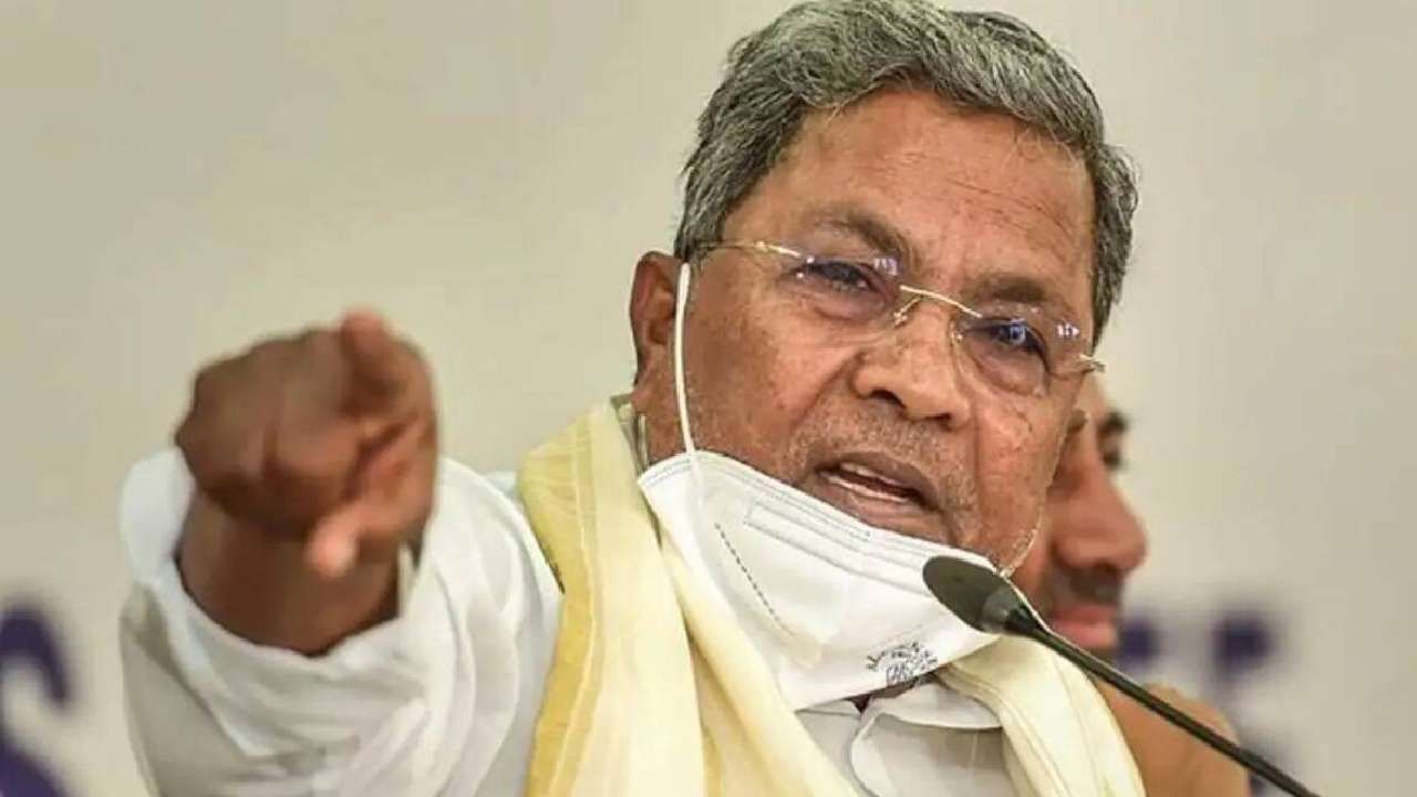 ಕೊಪ್ಪಳದಲ್ಲಿ ಅಬ್ಬರಿಸಿದ ಸಿದ್ದರಾಮಯ್ಯ; ಭಾಷಣದುದ್ದಕ್ಕೂ ಮೋದಿ, ಬಿಜೆಪಿ ವಿರುದ್ಧ ಟೀಕಾ ಪ್ರಹಾರ ಕೊಪ್ಪಳದಲ್ಲಿ ಅಬ್ಬರಿಸಿದ ಸಿದ್ದರಾಮಯ್ಯ; ಭಾಷಣದುದ್ದಕ್ಕೂ ಮೋದಿ, ಬಿಜೆಪಿ ವಿರುದ್ಧ ಟೀಕಾ ಪ್ರಹಾರ