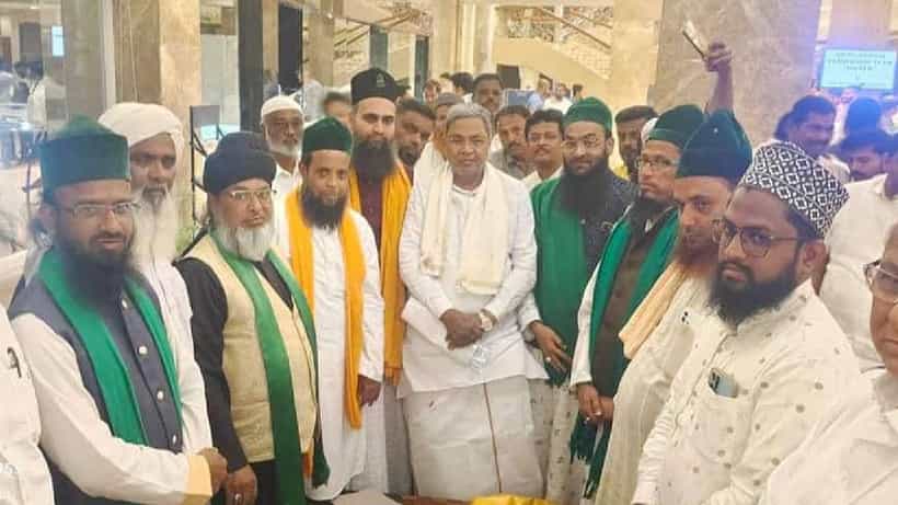 Hubballi Dharwad: ಮುಸ್ಲಿಂ ಸಮುದಾಯದಿಂದ ಕಾಂಗ್ರೆಸ್ ಟಿಕೆಟ್ಗಾಗಿ ಬೇಡಿಕೆ, ಟಿಕೆಟ್ ನೀಡದಿದ್ದರೆ ಬಂಡಾಯ ಅಭ್ಯರ್ಥಿ ಕಣಕ್ಕಿಳಿಸುವ ಎಚ್ಚರಿಕೆ